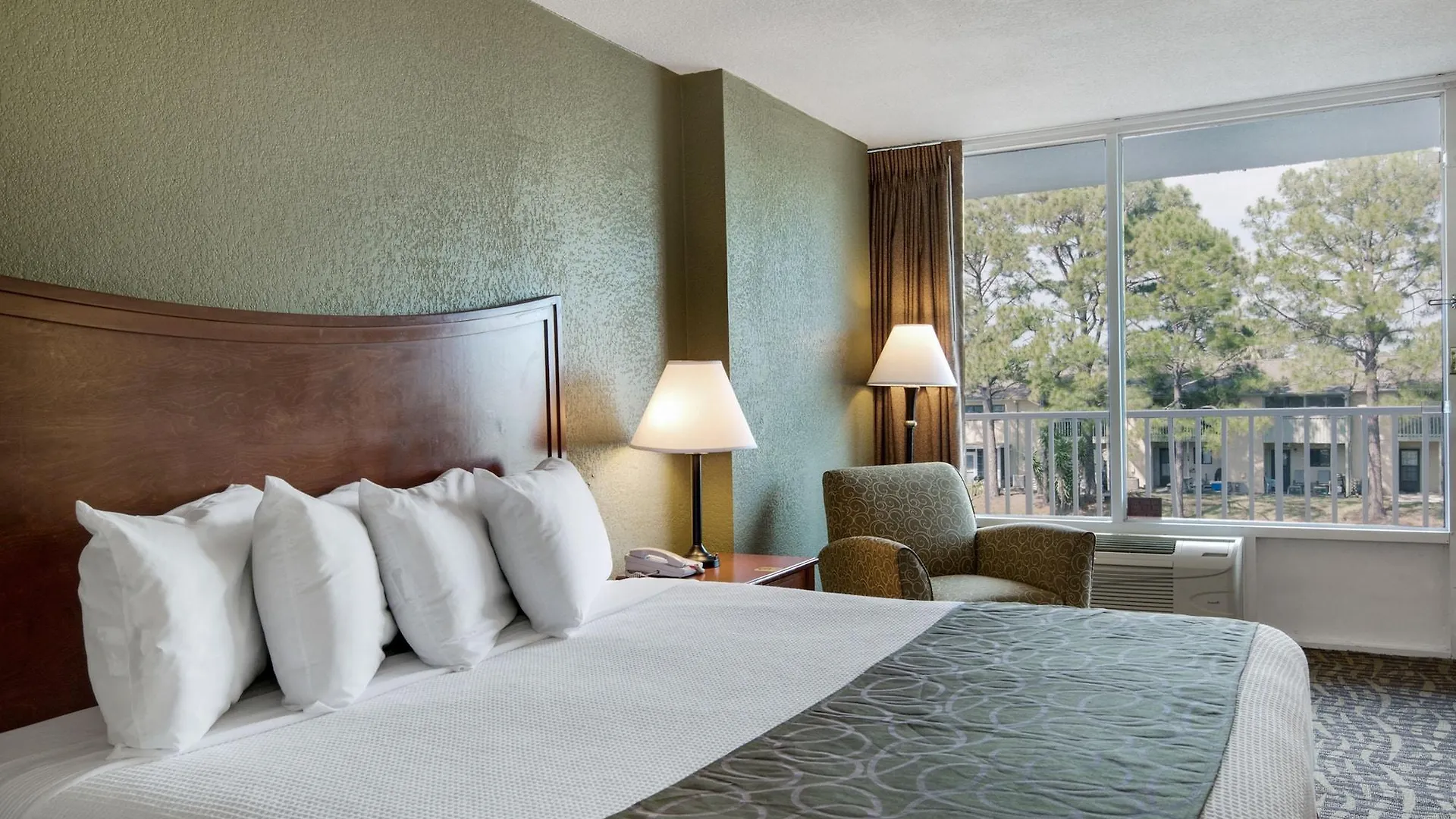 Hotel Baymont By Wyndham Panama City Beach