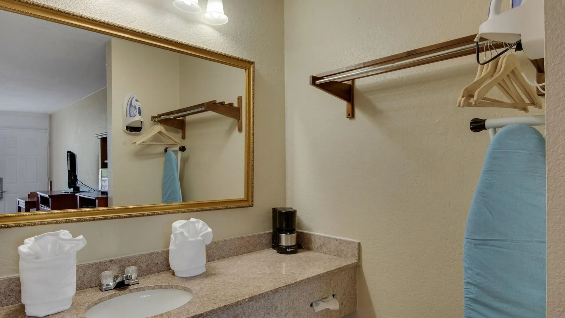 Baymont By Wyndham Panama City Beach Hotel