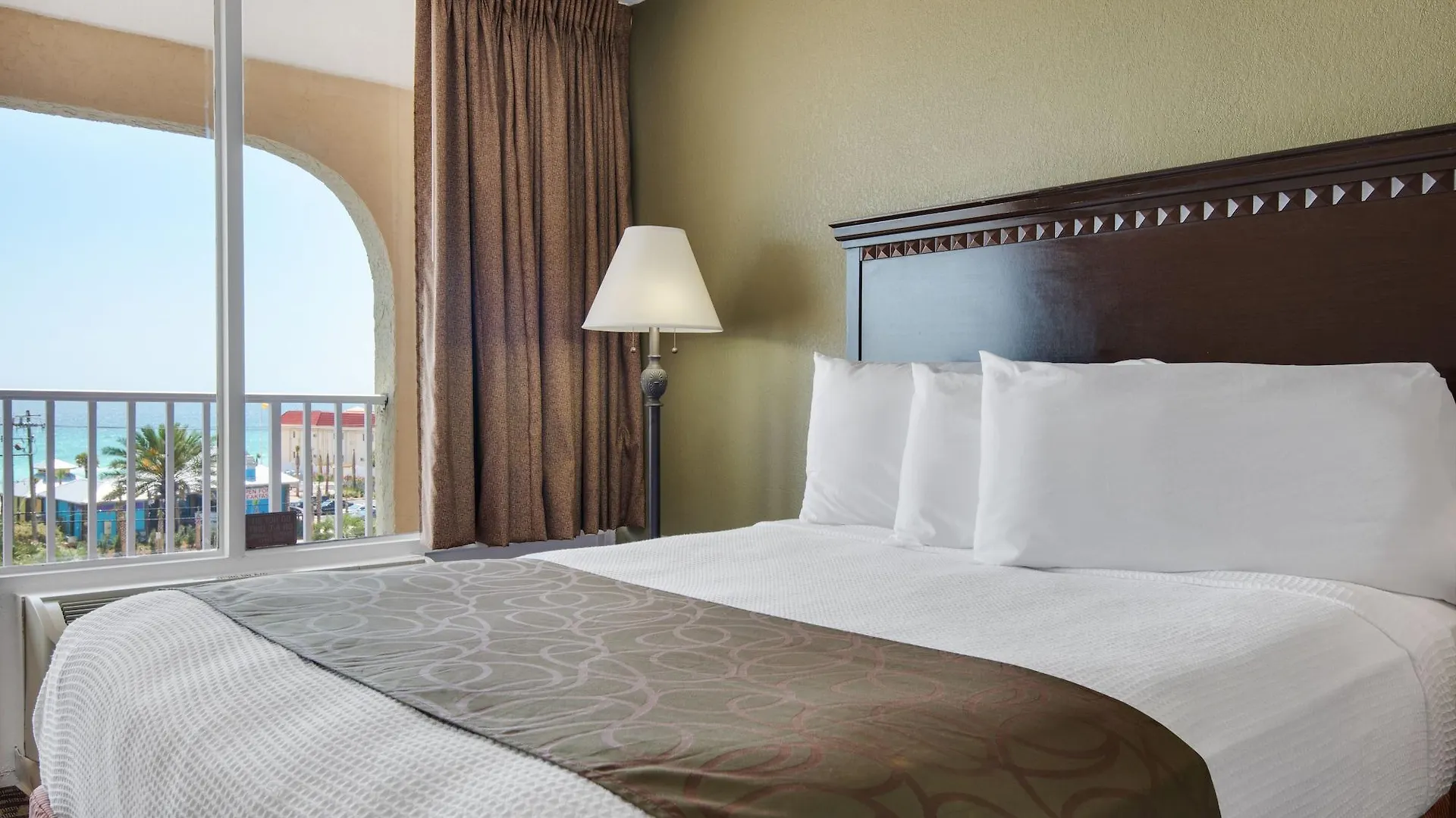 Baymont By Wyndham Panama City Beach