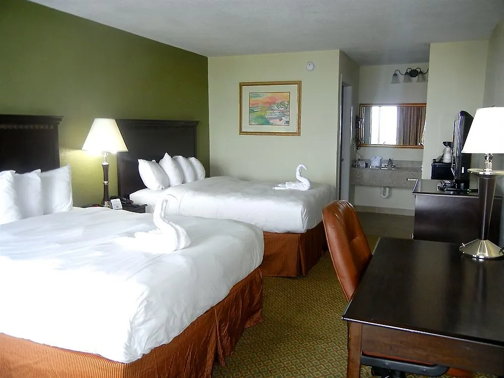 Baymont By Wyndham Panama City Beach 2*,
